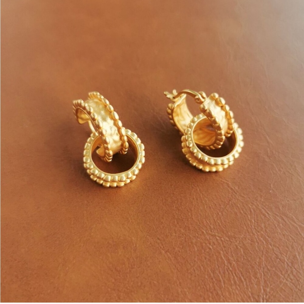 ❌SOLD❌Julie Vos Marbella Hoop 24K Gold Plate Hoop Earrings, 1” Hallmark